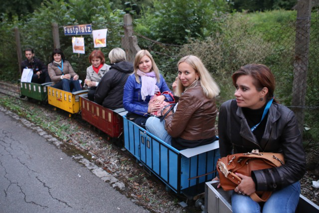 Миниатюрная железная дорога в Katzensee с пассажирами из России
